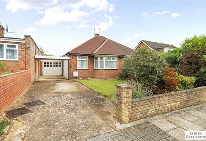 under offer dalmeny close london 34278 - Gibbs Gillespie