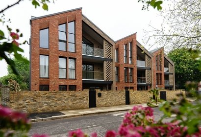 under offer ivy gardens london 34408 - Gibbs Gillespie