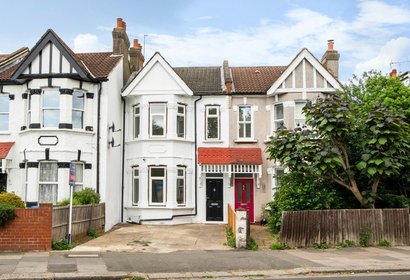 under offer boston road london 34424 - Gibbs Gillespie