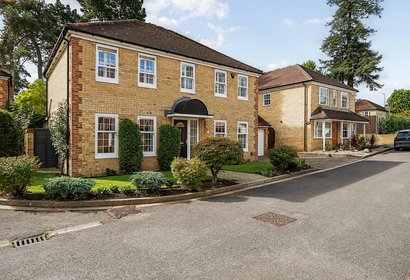 for sale harwood drive london 34450 - Gibbs Gillespie