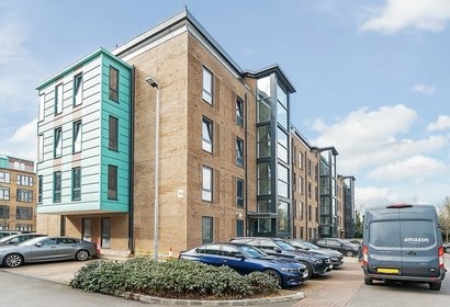 for sale rennie court london 34556 - Gibbs Gillespie