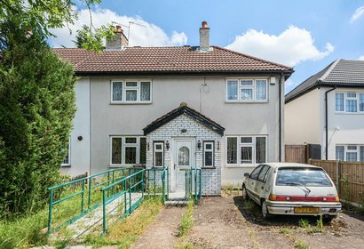 under offer pinner road london 34570 - Gibbs Gillespie