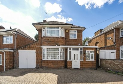 for sale weston drive london 34698 - Gibbs Gillespie