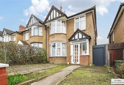 under offer wood end avenue london 34718 - Gibbs Gillespie