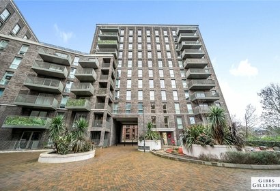 under offer wallace house london 34721 - Gibbs Gillespie