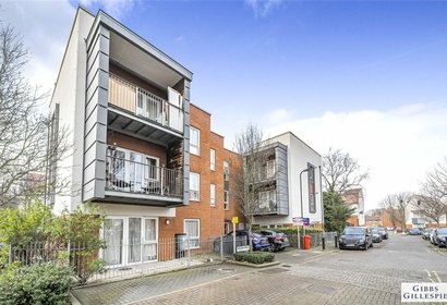 under offer swift close london 34779 - Gibbs Gillespie