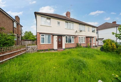 under offer windsor close london 34782 - Gibbs Gillespie