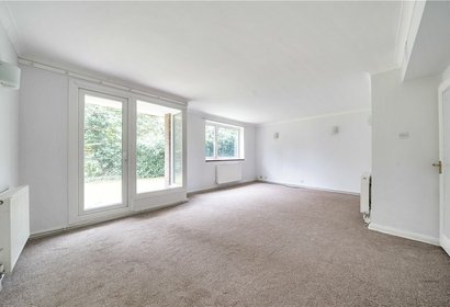 under offer white house drive london 34783 - Gibbs Gillespie