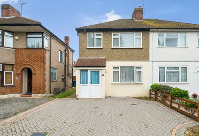 under offer parkfield road london 34895 - Gibbs Gillespie