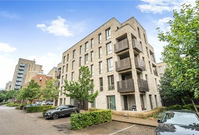 under offer grafham court london 34955 - Gibbs Gillespie