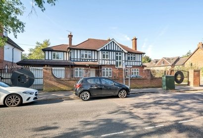 under offer park avenue london 34979 - Gibbs Gillespie