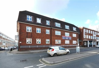 under offer field end road london 34989 - Gibbs Gillespie