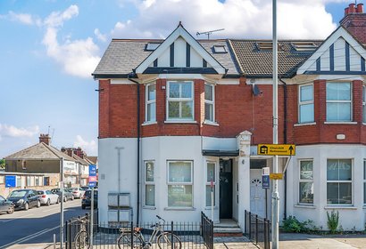 under offer pinner road london 34990 - Gibbs Gillespie