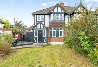 for sale lawn close london 35174 - Gibbs Gillespie