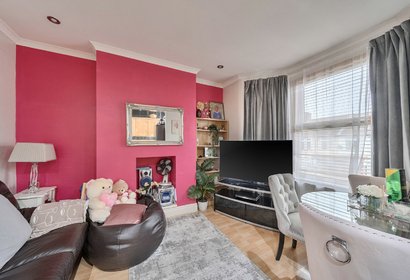 for sale grant road london 35204 - Gibbs Gillespie