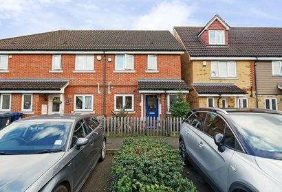 for sale buttercup close london 35962 - Gibbs Gillespie