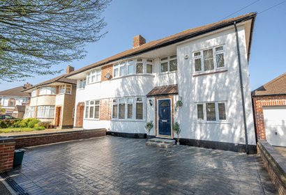 for sale ferncroft avenue london 36032 - Gibbs Gillespie