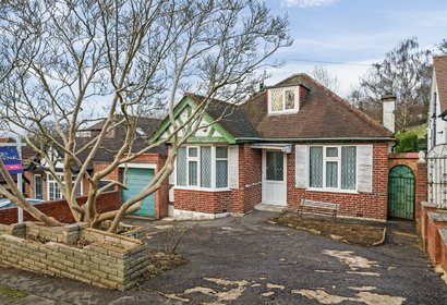 under offer hillside road london 36200 - Gibbs Gillespie