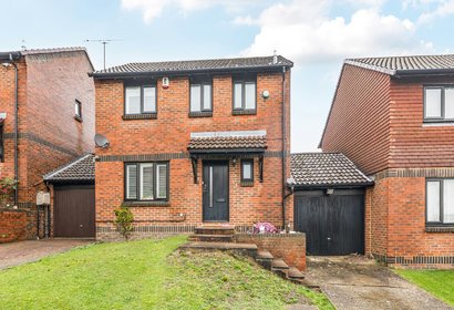 for sale daventer drive london 3625 - Gibbs Gillespie