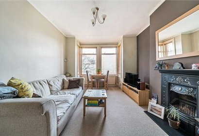 under offer laurel gardens london 36482 - Gibbs Gillespie