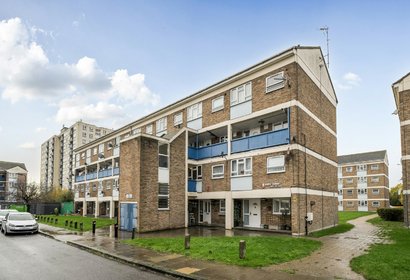 for sale hunt court london 36561 - Gibbs Gillespie