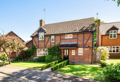 for sale deerings drive london 36617 - Gibbs Gillespie