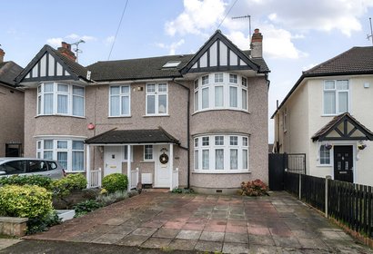 for sale wood end avenue london 36762 - Gibbs Gillespie