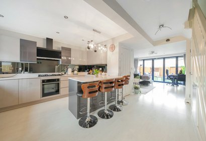 under offer newman avenue london 36816 - Gibbs Gillespie