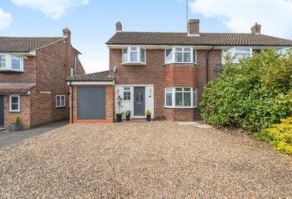 under offer hazell way london 36835 - Gibbs Gillespie