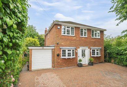 sold st. francis close london 36867 - Gibbs Gillespie