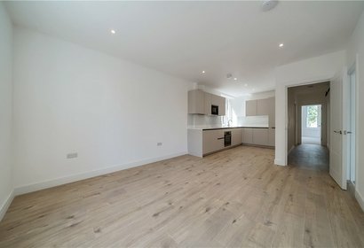 for sale freeland road london 38102 - Gibbs Gillespie