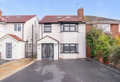 for sale crest gardens london 38266 - Gibbs Gillespie