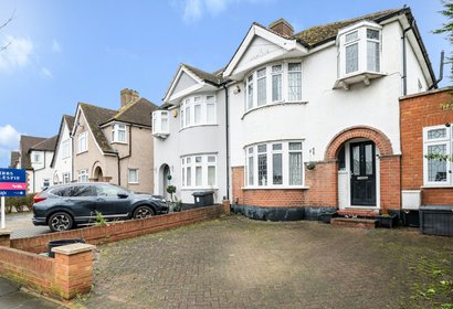 sold melthorne drive london 38347 - Gibbs Gillespie