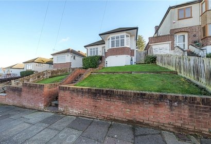 under offer highland road london 38442 - Gibbs Gillespie