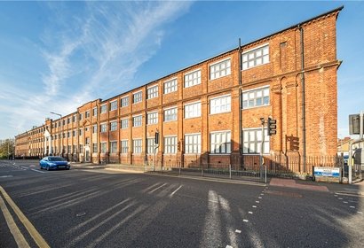 under offer rembrandt house london 38549 - Gibbs Gillespie