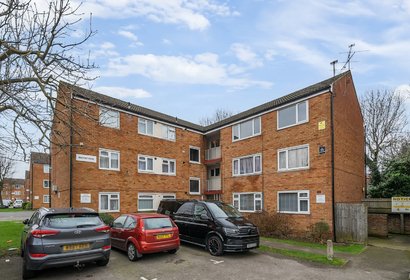 for sale the farmlands london 39007 - Gibbs Gillespie