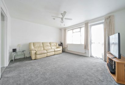 under offer stable close london 39042 - Gibbs Gillespie