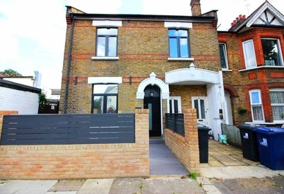 for sale darwin road london 39288 - Gibbs Gillespie