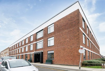 under offer field end road london 39526 - Gibbs Gillespie