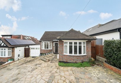 for sale hillside road london 39866 - Gibbs Gillespie