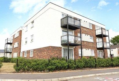 under offer martin close london 39921 - Gibbs Gillespie
