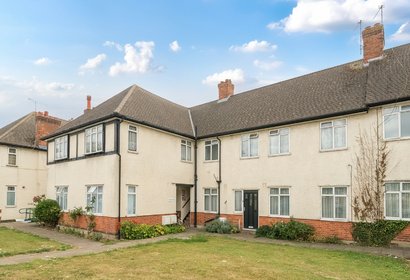 under offer ruislip court london 40191 - Gibbs Gillespie