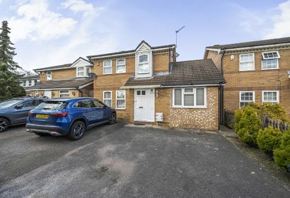 for sale glendevon close london 40612 - Gibbs Gillespie