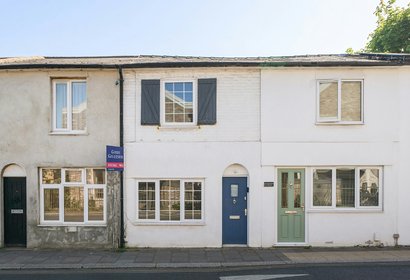 under offer windmill road london 40679 - Gibbs Gillespie