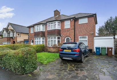 under offer whitchurch lane london 41271 - Gibbs Gillespie