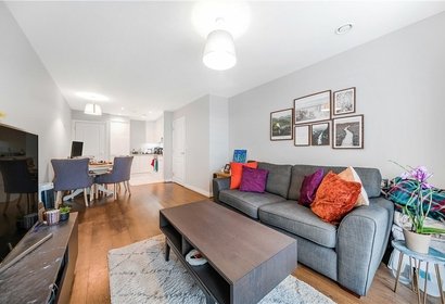 under offer ealing road london 41344 - Gibbs Gillespie