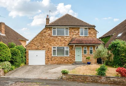 under offer hazell way london 41358 - Gibbs Gillespie