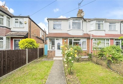 for sale woodhouse avenue london 41371 - Gibbs Gillespie