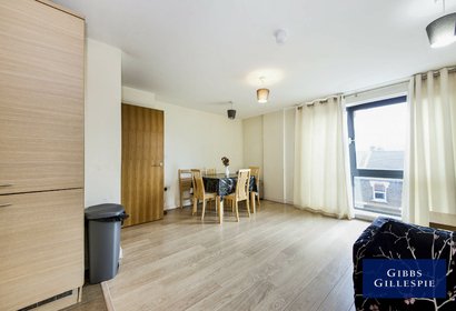 available flat 38 london 41439 - Gibbs Gillespie