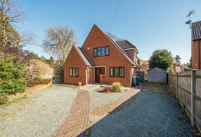 under offer sefton paddock london 41596 - Gibbs Gillespie